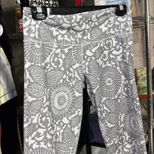 Lululemon Capris Size 8